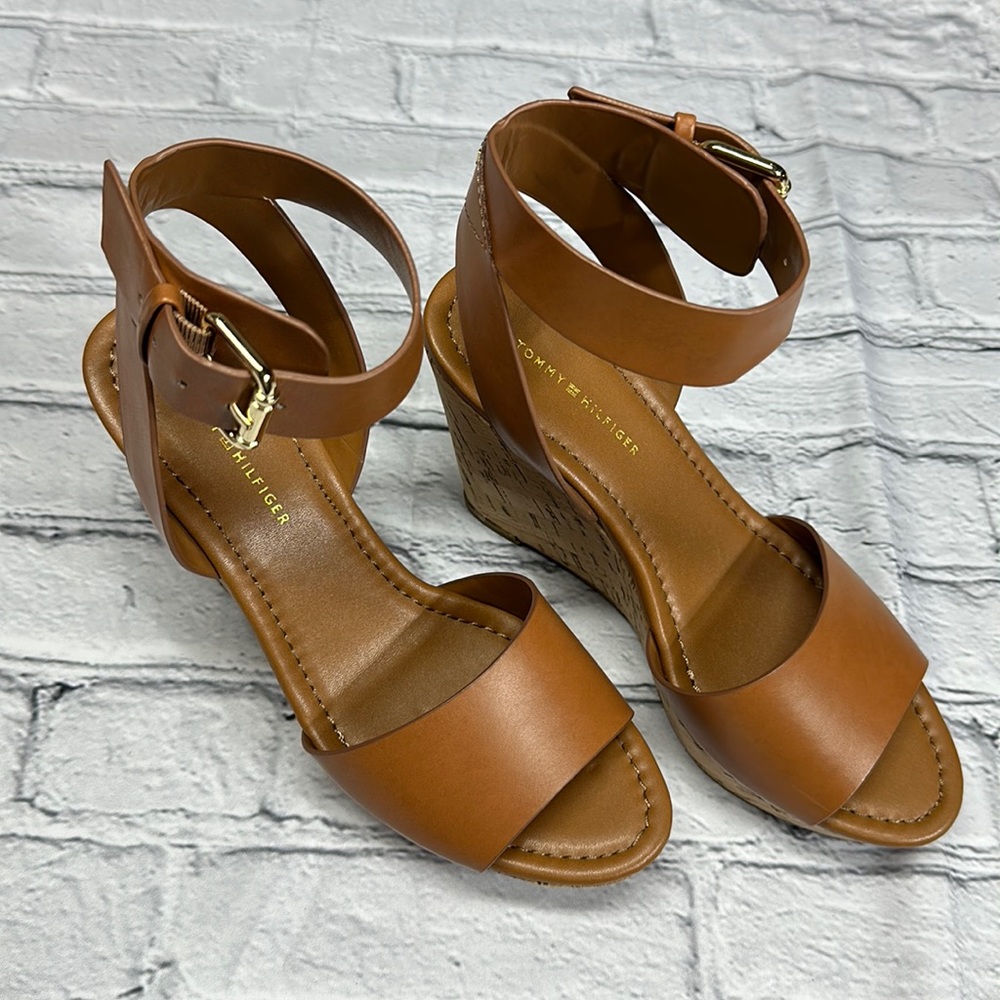 Tommy Hilfiger light brown Wedges